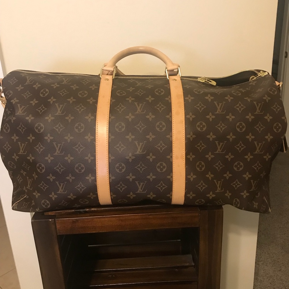 AUTHENTIC UNISEX LOUIS VUITTON LUGGAGE BAG!